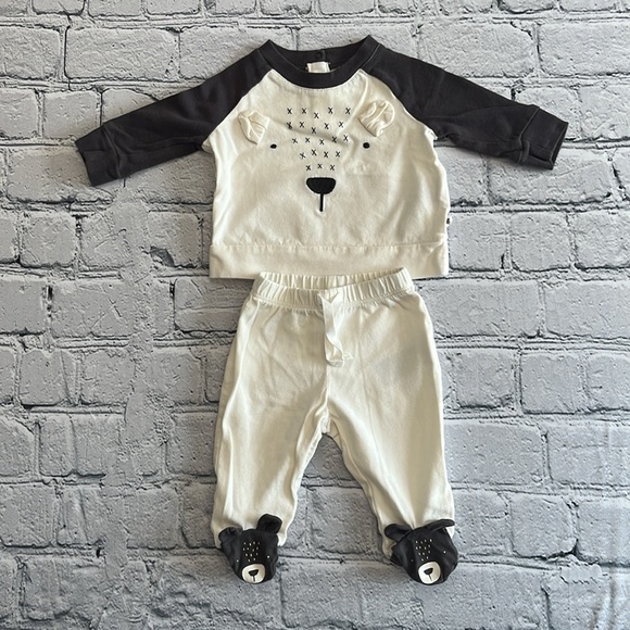 Baby Gap bundle 0-3m (ivory organically grown cotton one piece pyjama & outfit) - Picture 2 of 12